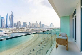 Private Beachfront 1 Bed With 180 view of Marina Skyline